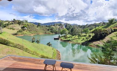 Vendo casa en el peñol con acceso al embalse