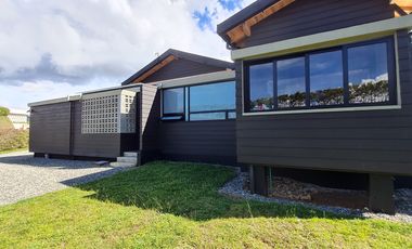 Vendo casa en el peñol con acceso al embalse