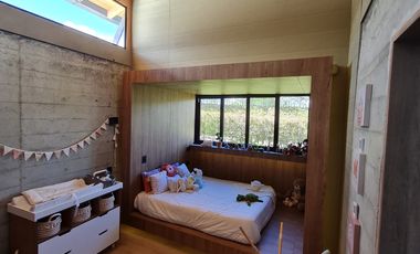 Vendo casa en el peñol con acceso al embalse