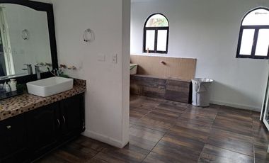 CASA CON ALBERCA EN RENTA EN TABASCO 2000