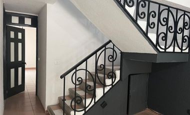 CASA EN VENTA EN TABASCO 2000 CON EXCELENTE MANTTO Y EN PRIVADA
