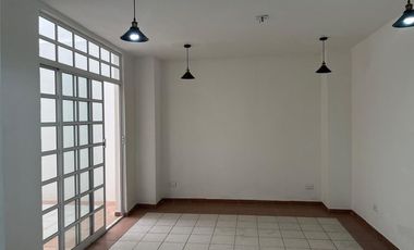 CASA EN VENTA EN TABASCO 2000 CON EXCELENTE MANTTO Y EN PRIVADA