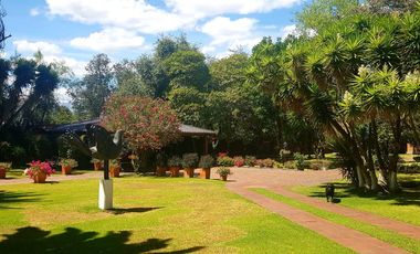 Amplia Quinta en Venta de 2 hectáreas, con seguridad y áreas comunales, sector la Armenia, Quito