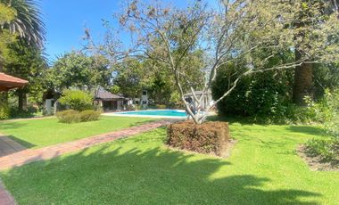 Amplia Quinta en Venta de 2 hectáreas, con seguridad y áreas comunales, sector la Armenia, Quito