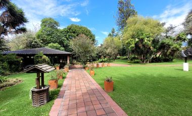 Amplia Quinta en Venta de 2 hectáreas, con seguridad y áreas comunales, sector la Armenia, Quito