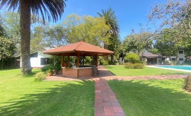 Amplia Quinta en Venta de 2 hectáreas, con seguridad y áreas comunales, sector la Armenia, Quito