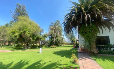 Amplia Quinta en Venta de 2 hectáreas, con seguridad y áreas comunales, sector la Armenia, Quito