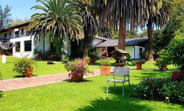 Amplia Quinta en Venta de 2 hectáreas, con seguridad y áreas comunales, sector la Armenia, Quito