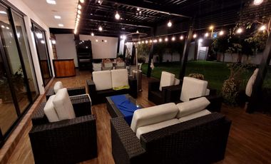 Casa exclusiva en venta con 4 dormitorios, dentro de urbanización privada Valle de los Chillos