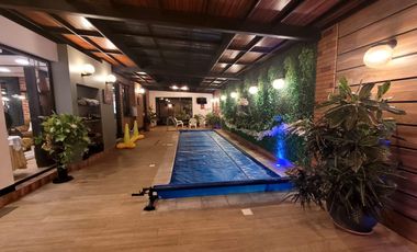 Casa exclusiva en venta con 4 dormitorios, dentro de urbanización privada Valle de los Chillos