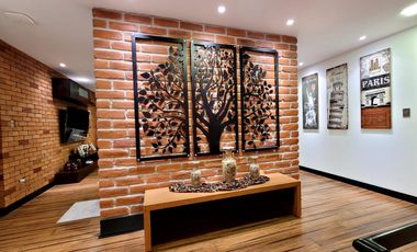 Casa exclusiva en venta con 4 dormitorios, dentro de urbanización privada Valle de los Chillos