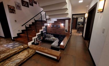 Casa exclusiva en venta con 4 dormitorios, dentro de urbanización privada Valle de los Chillos