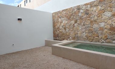 Townhouse Purana en renta en Temozón Norte - HI2408307