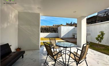 CASA EN VENTA EN EXCLUSIVA URBANIZACIÓN MARINA BLUE, MANTA