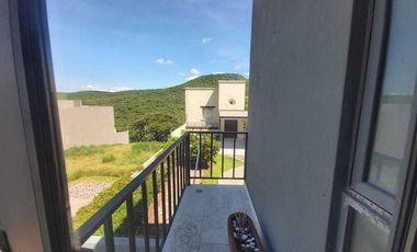 CASA EN ESQUINA EN VENTA EN ALTOZANO ZONA DEL NUEVO QUERETARO