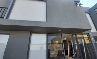 CASA EN ESQUINA EN VENTA EN ALTOZANO ZONA DEL NUEVO QUERETARO