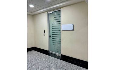 OFICINA AMOBLADA EN PUNTA PACIFICA 258m2 TORRE DE LAS AMERICAS YL