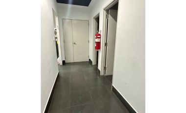 OFICINA AMOBLADA EN PUNTA PACIFICA 258m2 TORRE DE LAS AMERICAS YL