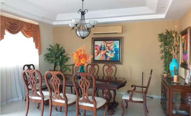 Venta de casa en Altos del Bosque (El Doral) GTA