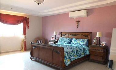 Venta de casa en Altos del Bosque (El Doral) GTA