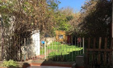 Casa para 2 Familias en venta en Bernal Oeste