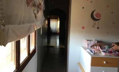 Casa para 2 Familias en venta en Bernal Oeste