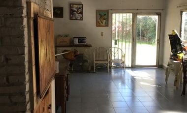 Casa para 2 Familias en venta en Bernal Oeste