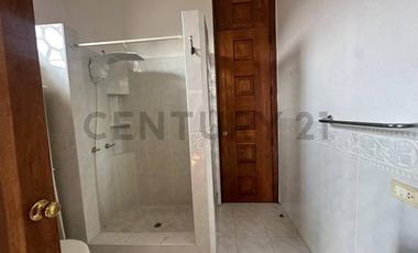 Exclusiva Casa Estilo Español - Elegante de Oportunidad ubicación Privilegiada