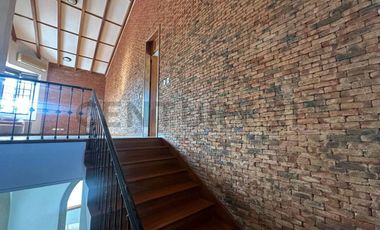 Exclusiva Casa Estilo Español - Elegante de Oportunidad ubicación Privilegiada