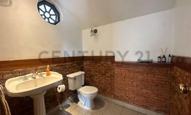 Exclusiva Casa Estilo Español - Elegante de Oportunidad ubicación Privilegiada