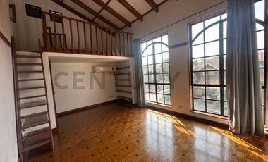 Exclusiva Casa Estilo Español - Elegante de Oportunidad ubicación Privilegiada