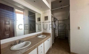 Exclusiva Casa Estilo Español - Elegante de Oportunidad ubicación Privilegiada
