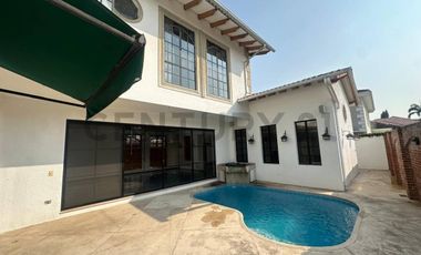 Exclusiva Casa Estilo Español - Elegante de Oportunidad ubicación Privilegiada