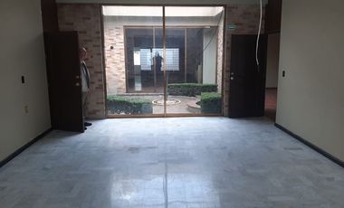 AMPLIA CASA DE 1000M2  Y 650M2 EN UNA SOLA PLANTA, ESTAC. 15 AUTOS, CENTRICA  TOLUCA
