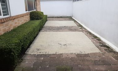 AMPLIA CASA DE 1000M2  Y 650M2 EN UNA SOLA PLANTA, ESTAC. 15 AUTOS, CENTRICA  TOLUCA