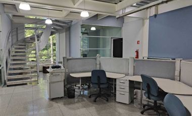 Edificio en Venta con oficinas en Col Anzures..