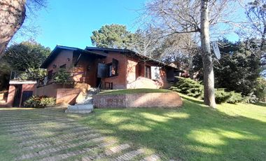 Av.Shaw 2449   Alamos y Espartillo