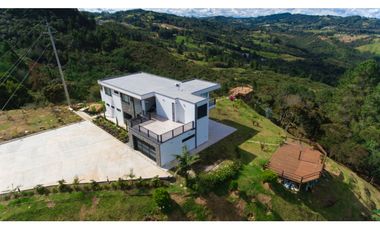 Venta Casa en El Retiro Via Palmas