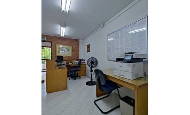 Oficina/Local Calle 33/Laureles