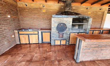 PARCELA CON QUINCHO Y PISCINA APTA PARA EVENTOS