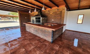 PARCELA CON QUINCHO Y PISCINA APTA PARA EVENTOS