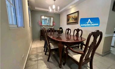 Venta de Casa; Amplia Terraza y con remodelaciones recientes  157Mts2.