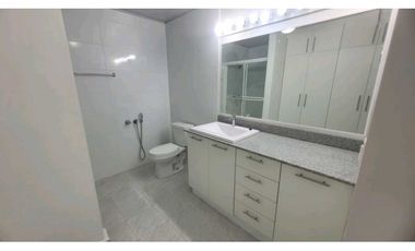 Alquila Casa Super Amplía de 2 Niveles en Paitilla, Amplia Terraza