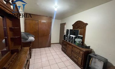 Preciosa casa en esquina en Mármol II