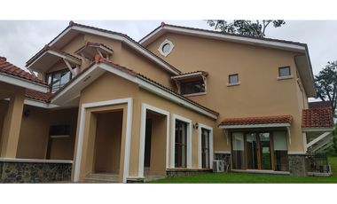 ALQUILER DE CASA EN SENDEROS DE CAMINOS DE CRUCES