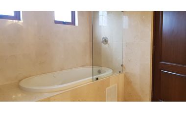 ALQUILER DE CASA EN SENDEROS DE CAMINOS DE CRUCES