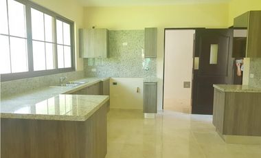 ALQUILER DE CASA EN SENDEROS DE CAMINOS DE CRUCES