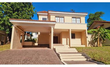 CASA  4 REC EN CLAYTON, SENDEROS CAMINO DE CRUCES