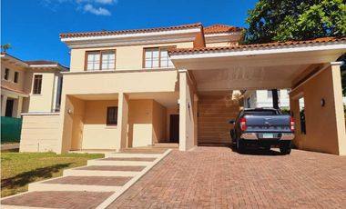 CASA  4 REC EN CLAYTON, SENDEROS CAMINO DE CRUCES