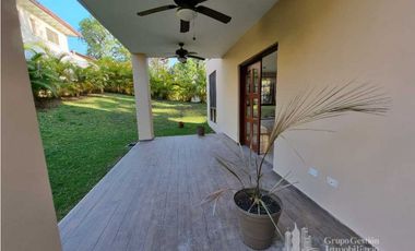 CASA  4 REC EN CLAYTON, SENDEROS CAMINO DE CRUCES